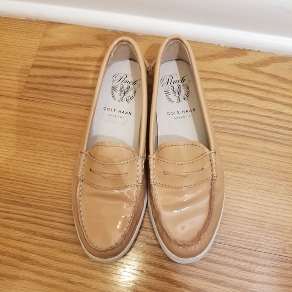 Cole Haan Nude Patent Pinch Maine Classic Loafer - Picture 2 of 10